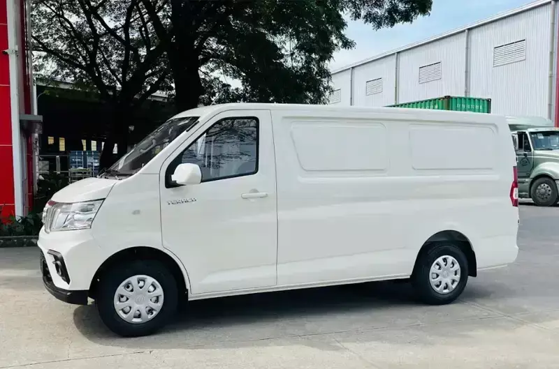 Tải Van Tera-V8 sở hữu khoang chứa hàng lớn với ưu đãi tổng giá trị ngay 10 triệu đồng