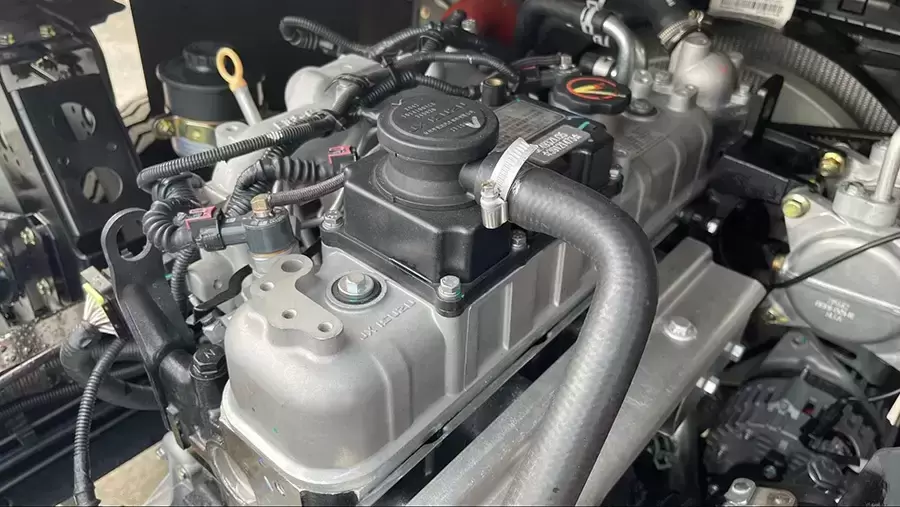 Động cơ ISUZU mạnh mẽ, tiết kiệm nhiên liệu